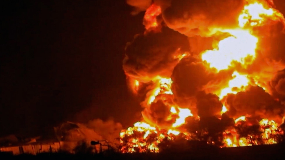 Israel strikes ‘dozens of targets' in Yemen (VIDEOS)