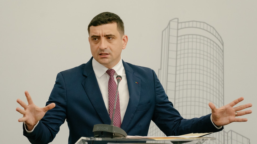 Presidential frontrunner accuses EU candidate of vote rigging