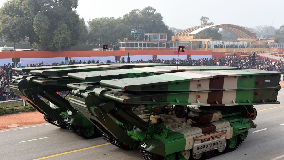 India deployed T-72 battle tanks against Pakistan