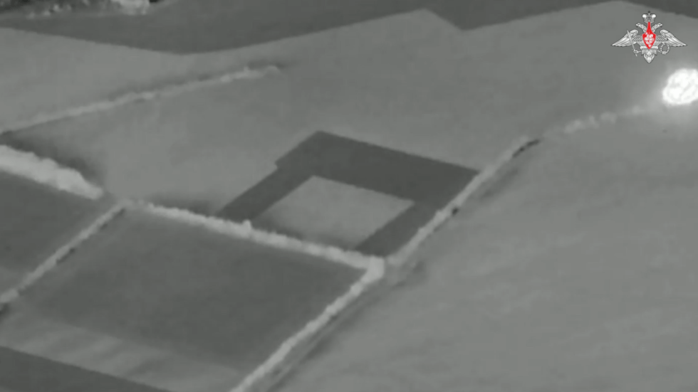 Russian ballistic missile destroys Ukrainian Patriot complex (MOD VIDEO)