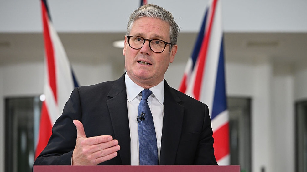 UK returns Indian Ocean territory to former colony
