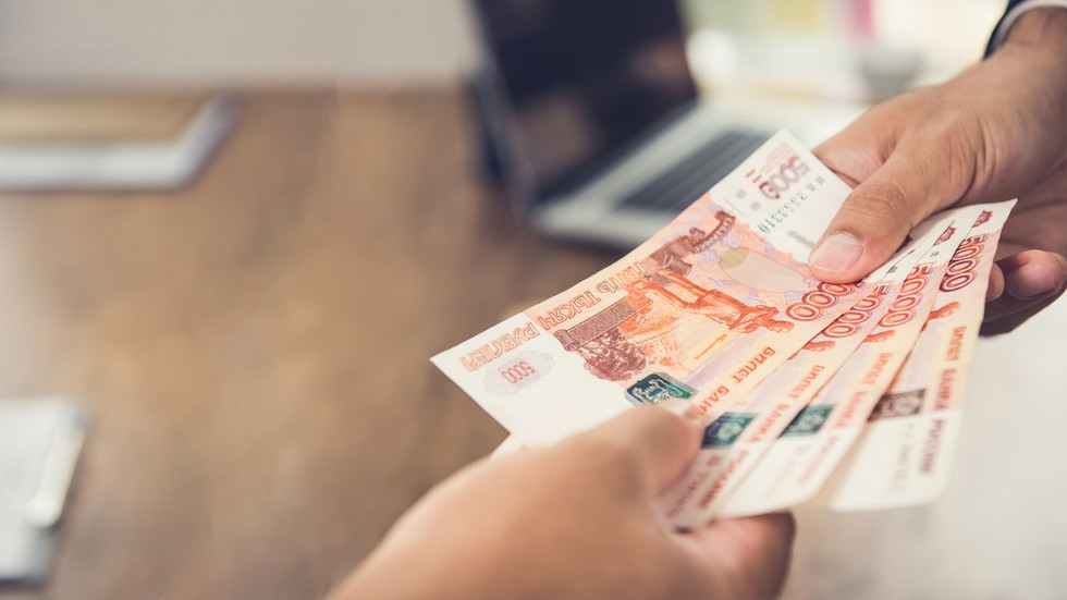 Russia considers blanket credit ban for citizens