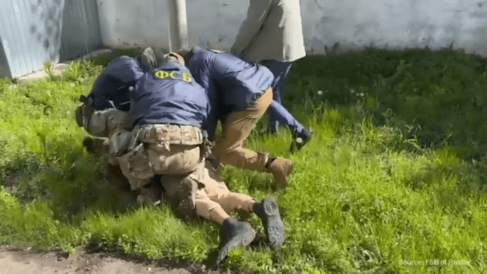 Terrorist cell radicalizing Muslims and migrants busted
