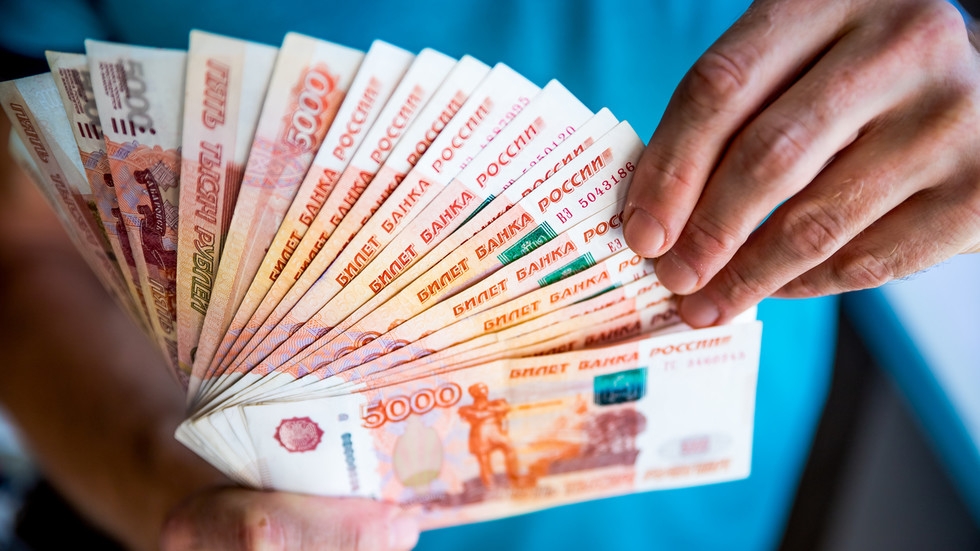 Ex-central bank chief predicts Russia will never abandon cash