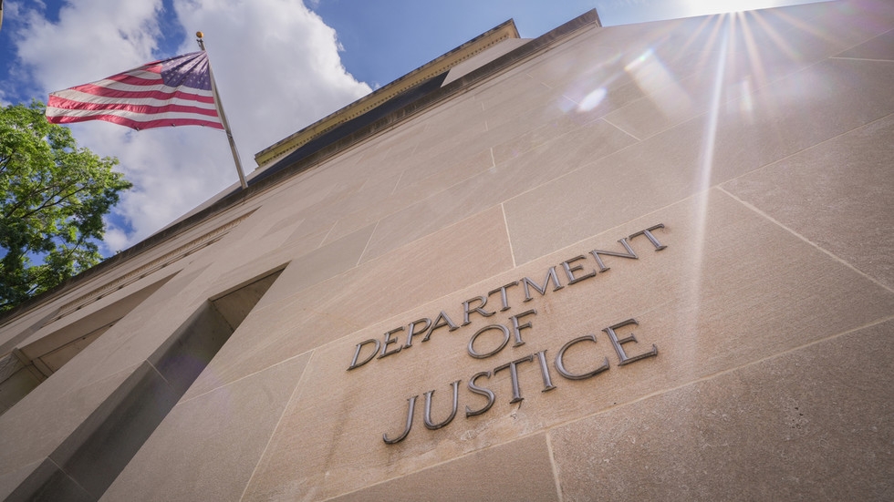 Pentagon employee arrested for trying to leak secrets over Trump grievances