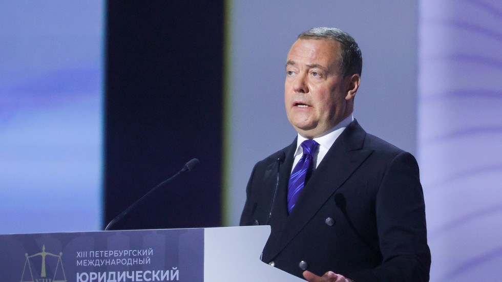 Medvedev suggests reason Zelensky wants three-way Trump-Putin meeting