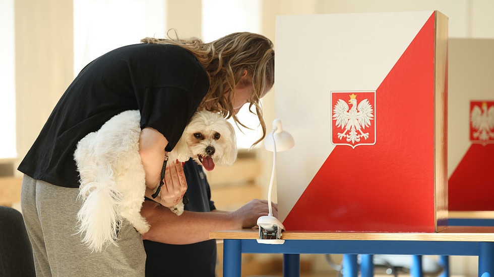 Right-wing Nawrocki in narrow lead in Poland's presidential race