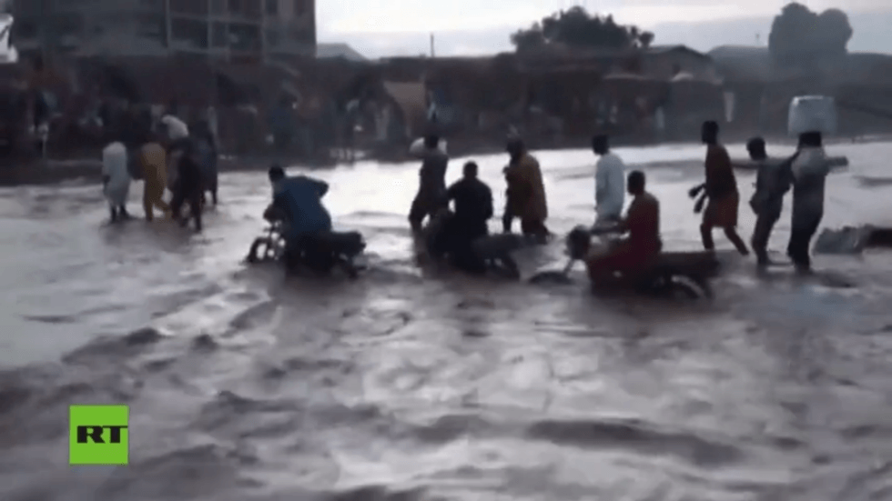 Over 150 killed in catastrophic flooding in African state (VIDEO)