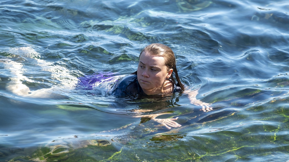 US senator posts ominous message to Greta Thunberg