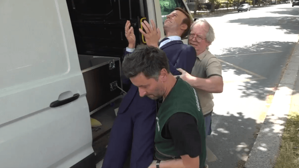 ‘Macron' stolen in Paris (VIDEOS)
