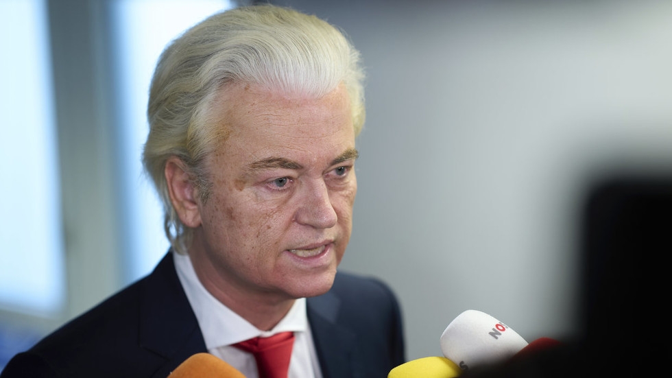 Dutch government collapses over immigration dispute