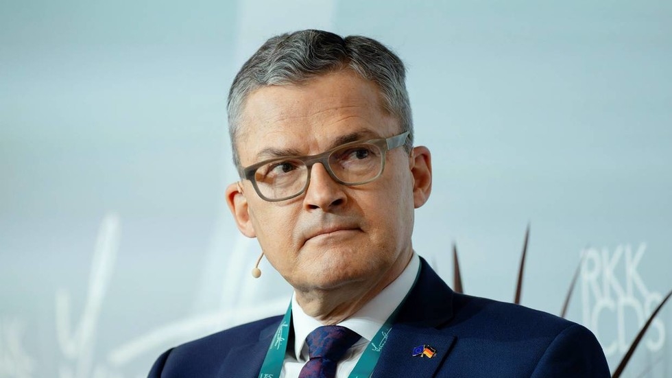 Germany should expel all Russian diplomats
