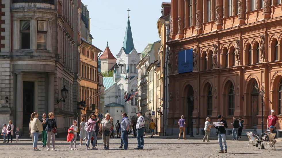 Man arrested in EU state for providing Russian TV access