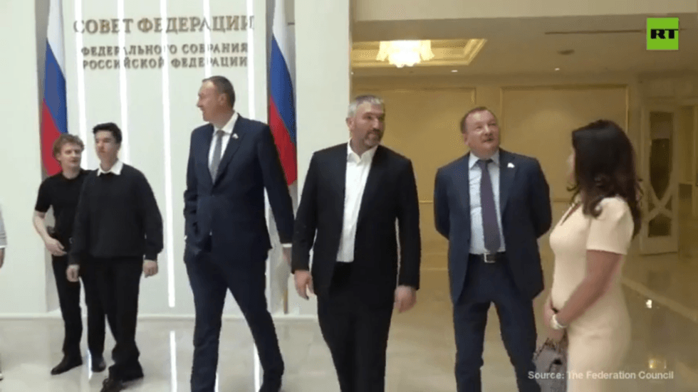Hockey legend Ovechkin visits Russian Federation Council (VIDEO)