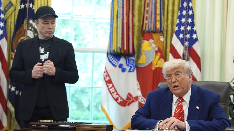Musk agrees ‘Trump should be impeached'