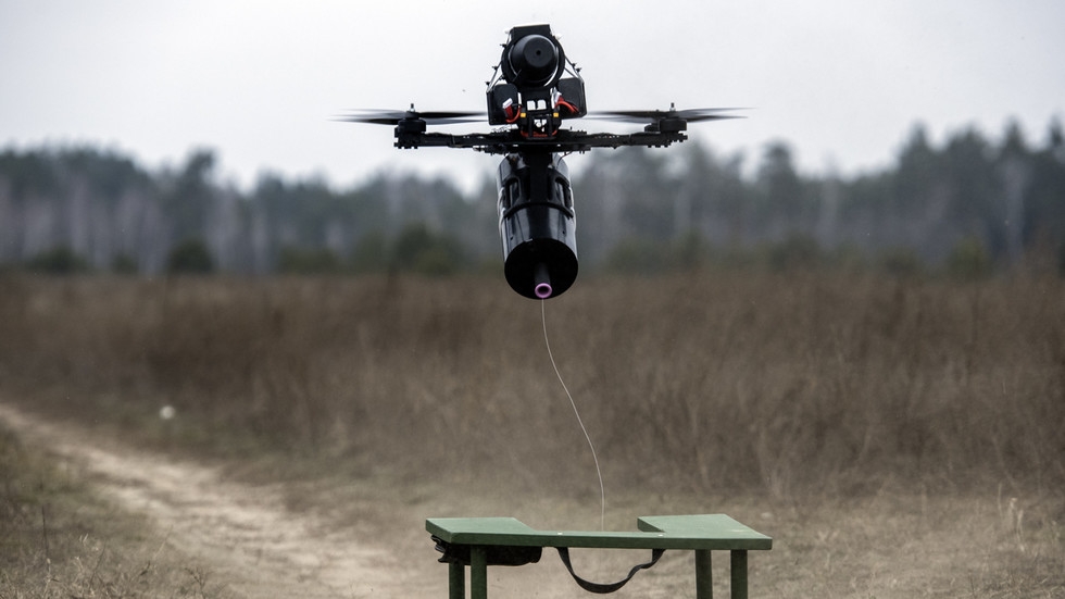 VIDEO shows Russian soldiers taking down Ukrainian drone with scissors