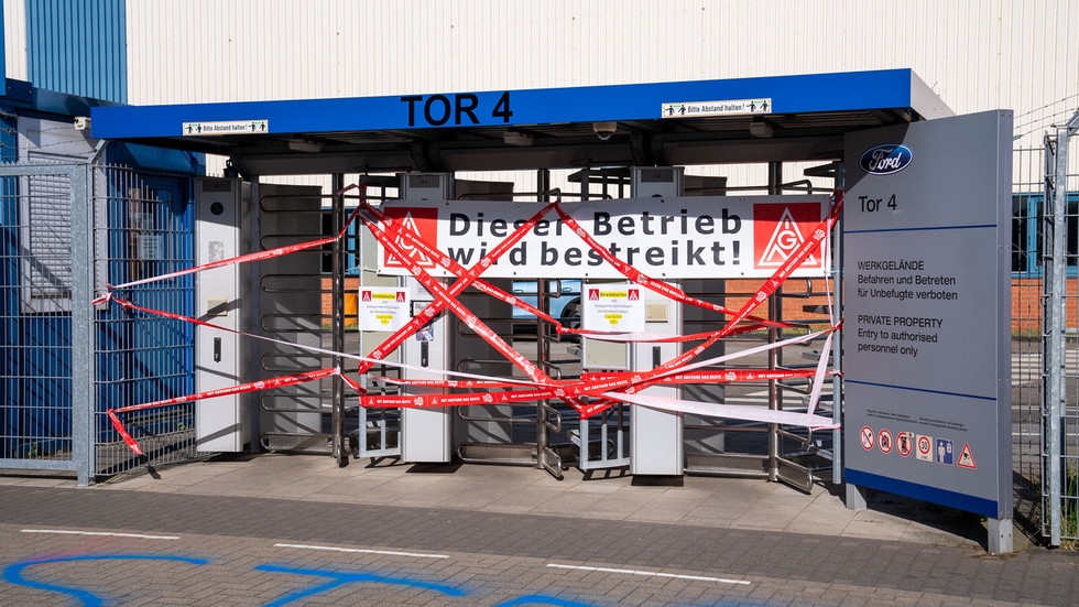 Germany hemorrhaging industrial jobs