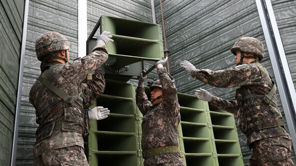 South Korea silences loudspeakers in gesture toward North