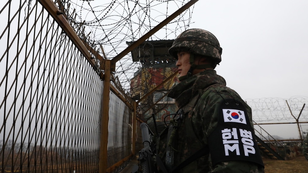 North Korea stopped border loudspeaker broadcasts