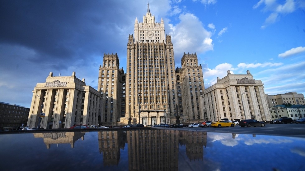 Russia warns citizens against visiting Iran and Israel