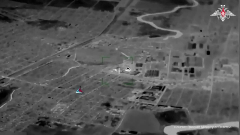 Russian missiles strike Ukrainian HQ – MOD (VIDEO)