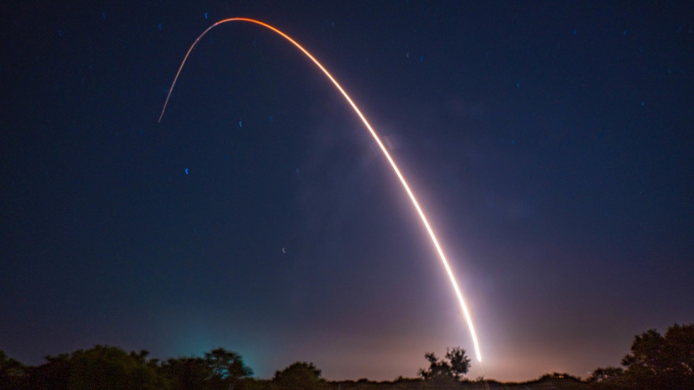 World on the brink of new nuclear arms race