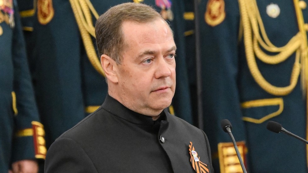 ‘Yapping bitches in Brussels a direct threat to Russia'