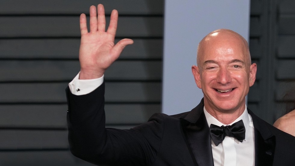 Bezos trying to cash in on Musk-Trump falling out
