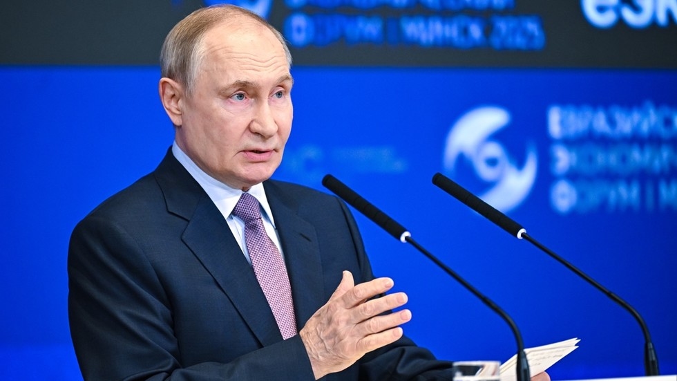 Putin explains what will happen if West ‘robs' Russia's reserves