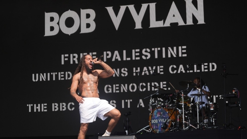 UK police probe ‘death to IDF' chants at Glastonbury music festival (VIDEO)