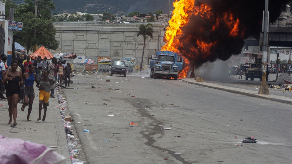 UN warns Haiti's capital nearing collapse as gangs tighten grip