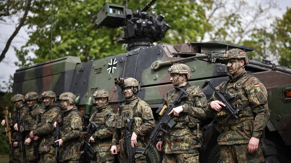 EU fears losing US military software support