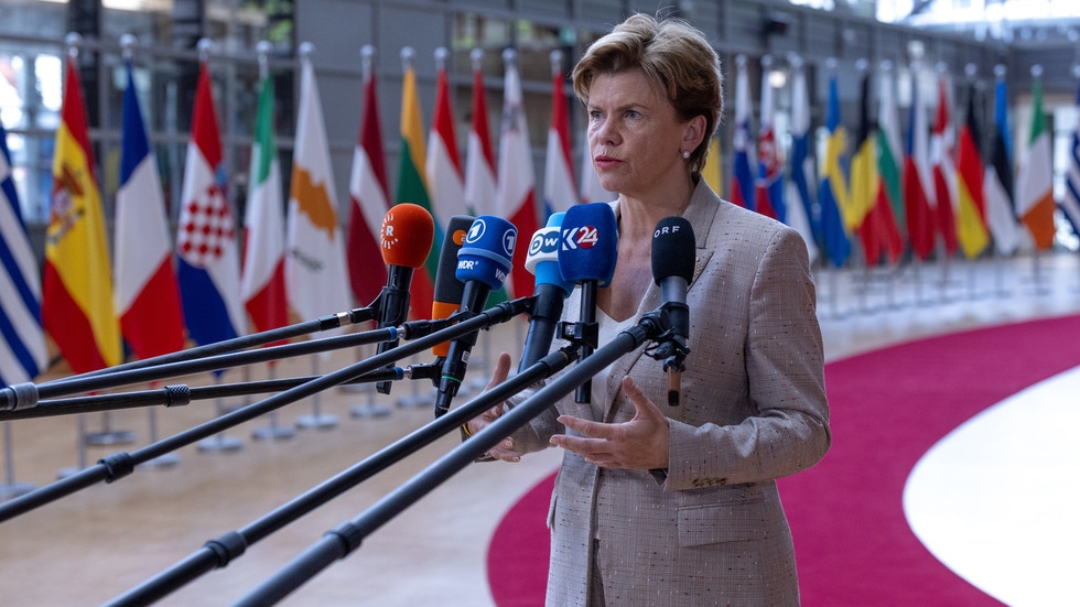 NATO state urges Trump to sanction Russia immediately