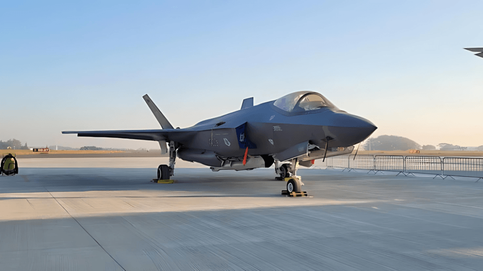 British F-35 finally leaves India after 39 days grounded (VIDEO)