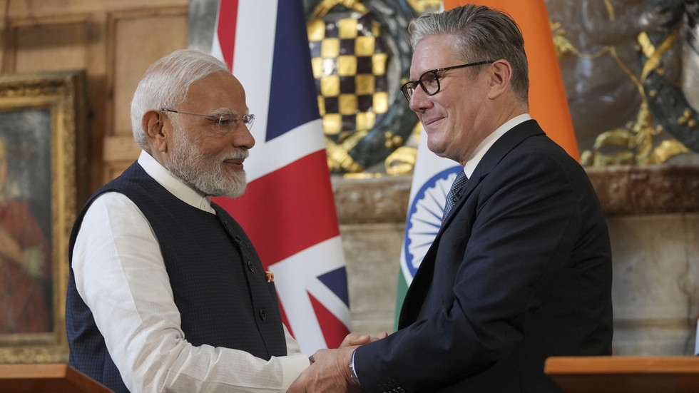 India and UK sign multibillion-dollar free trade agreement