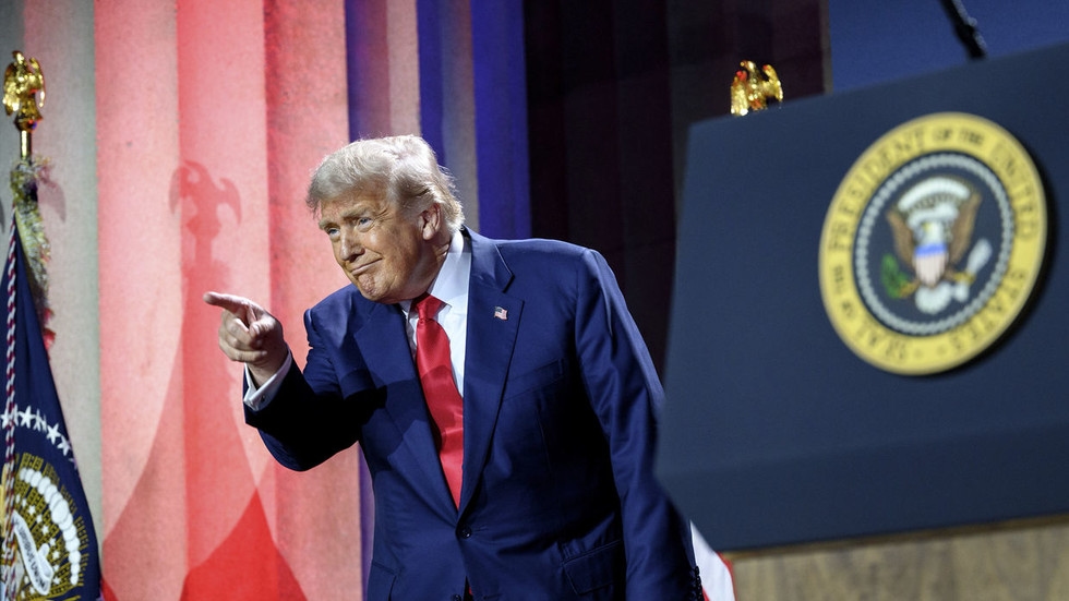 Trump says he ‘loves' Russians