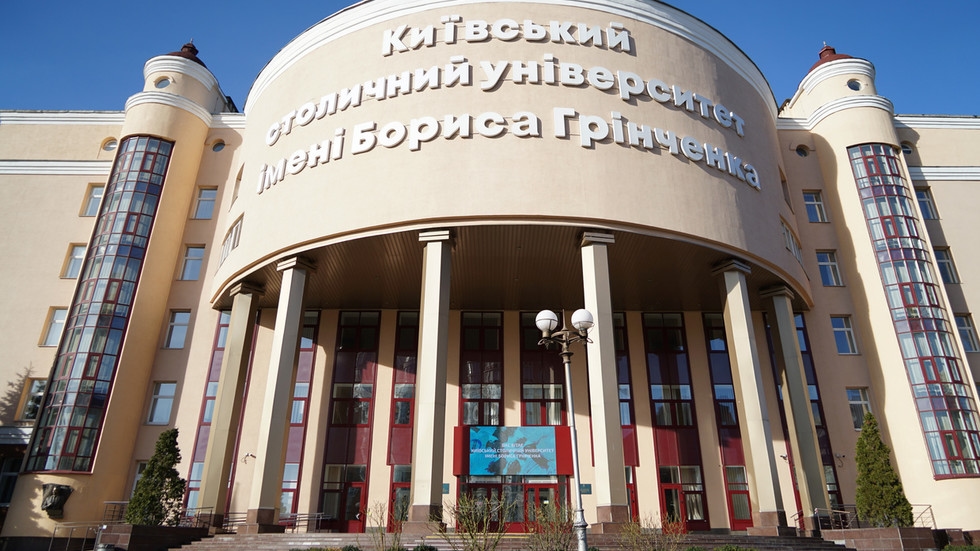 Ukrainian students speaking Russian more often