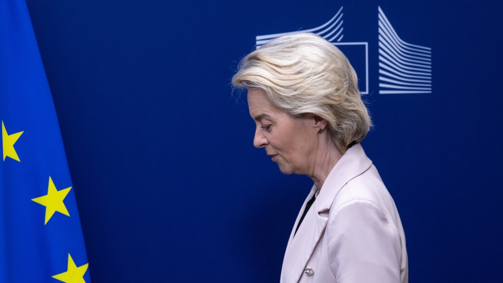 The art of the kneel: How Trump's ‘deal' brought Brussels to heel