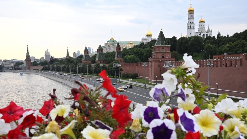 ‘16,000 sanctions… and Russia continues to move forward'