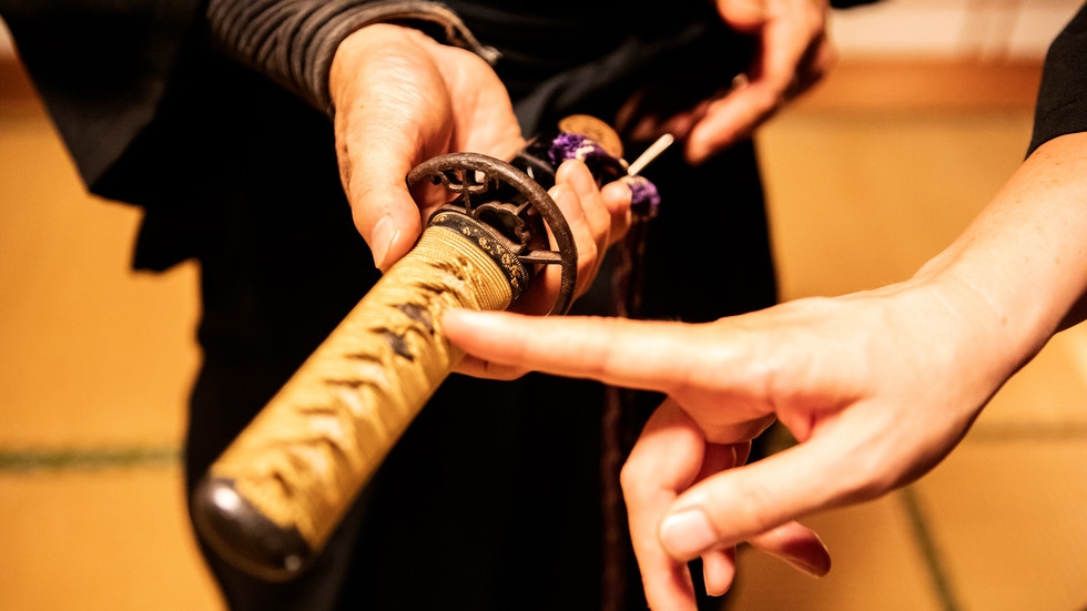 UK PM bans ‘ninja swords'