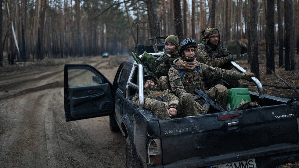 Nearly 400,000 have fled Ukrainian army