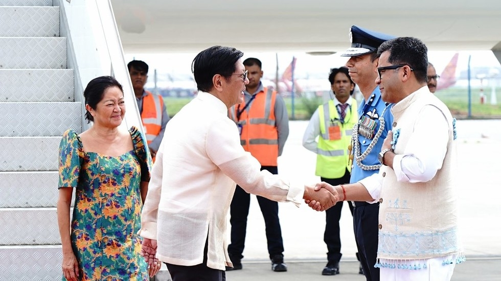 Philippines eyes additional defense purchases from India
