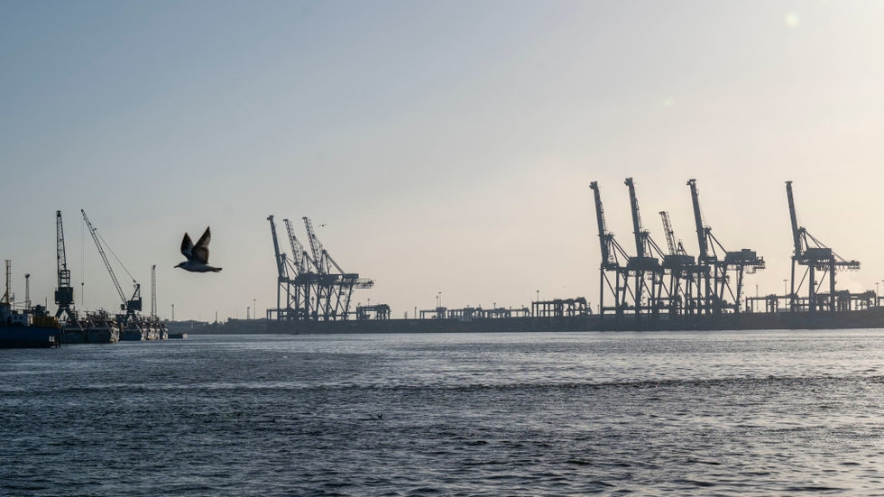 Global trade hub seeking Russia partnership