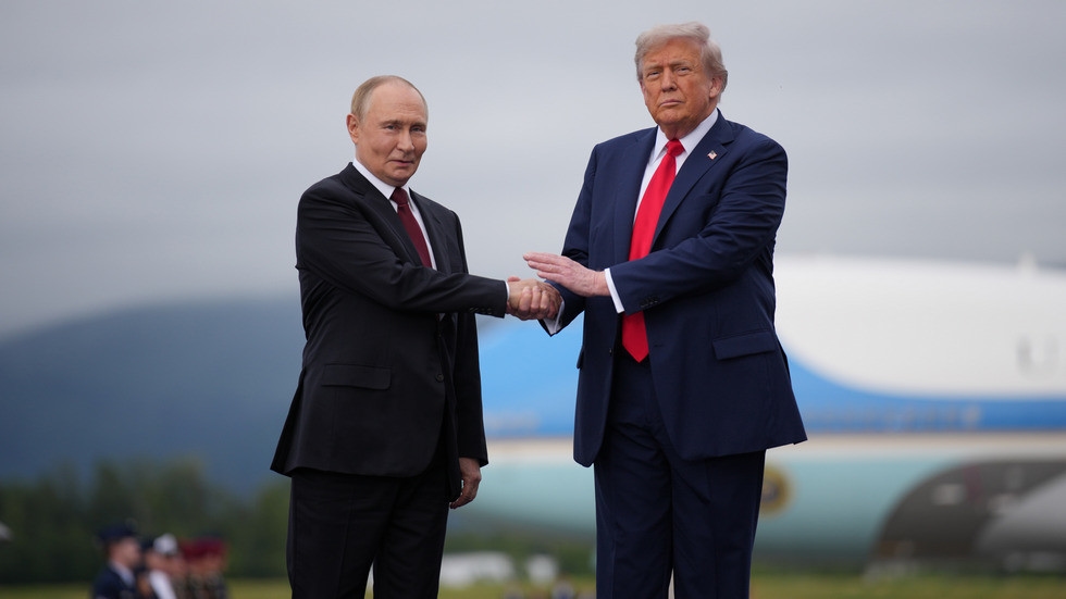 Trump praises ‘warm' meeting with Putin