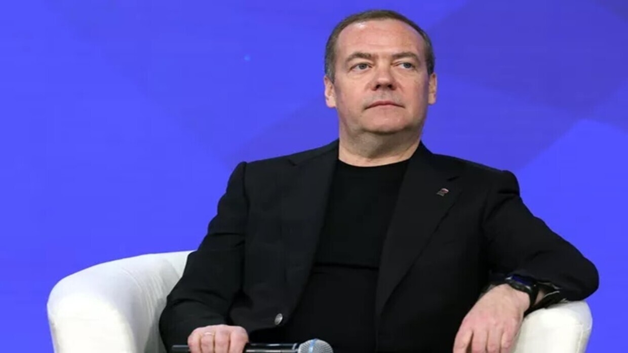 مدفيديف يطلق وصفا "نادرا" على رئيس مؤتمر ميونيخ