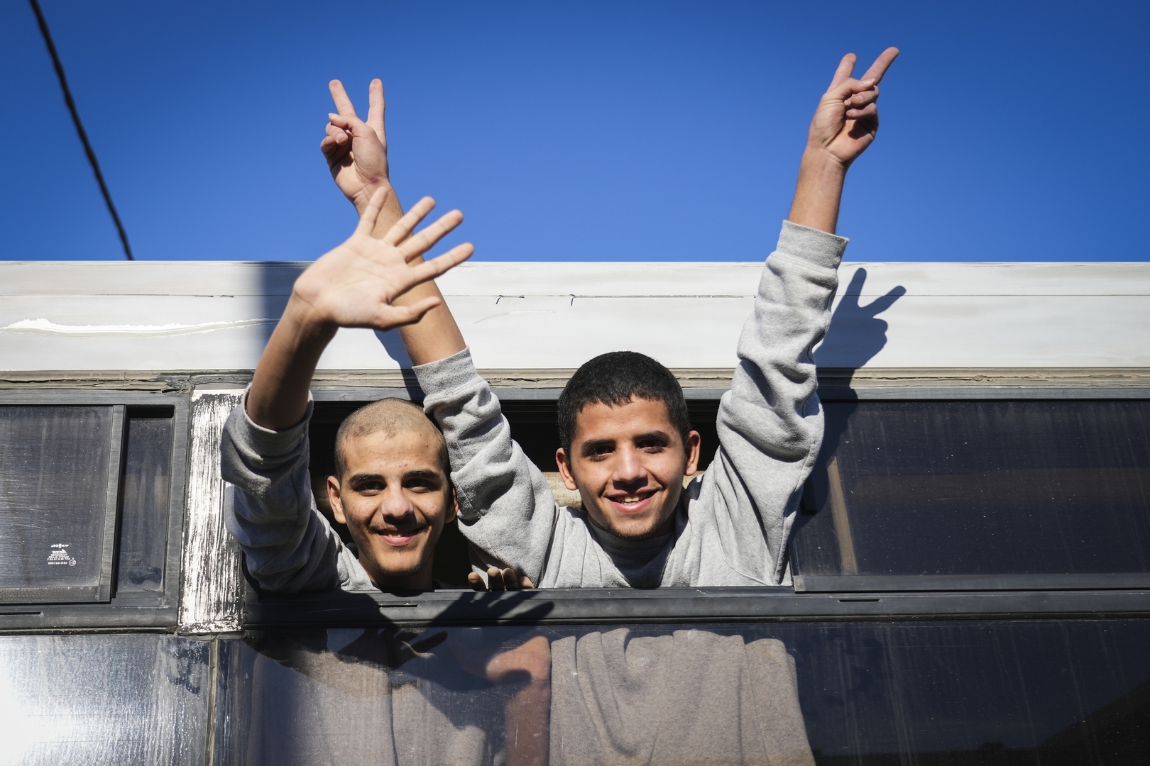 مركز حماية الصحفيين الفلسطينيين يكشف تفاصيل مروعة عن تعذيب الإعلاميين المعتقلين في إسرائيل