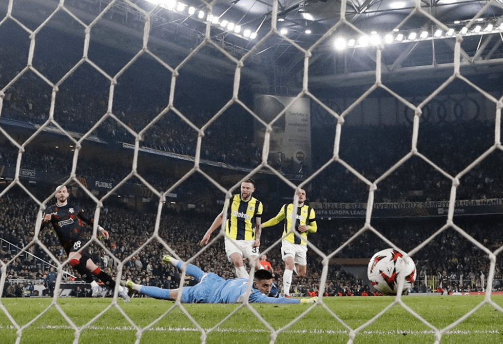 ثمن نهائي الدوري الأوروبي.. سقوط مفاجئ لفنربخشة وتوتنهام وفوز ثمين لنادي ليون