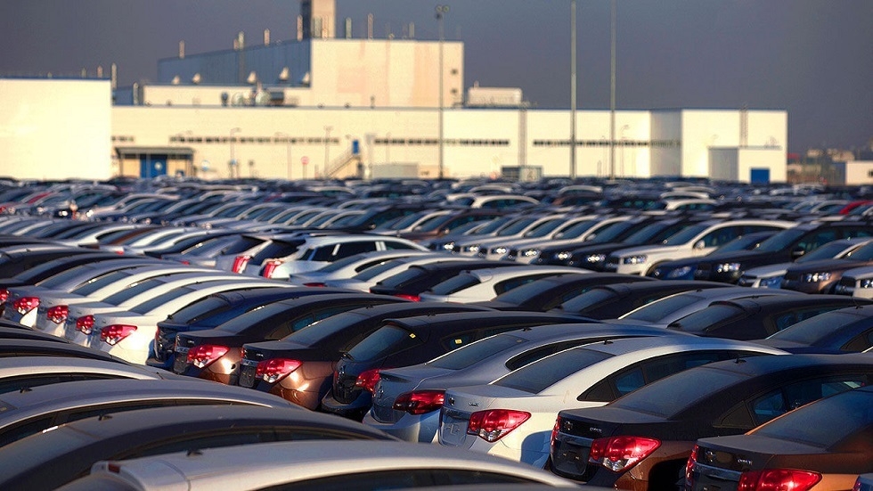 علامات تجارية أجنبية تخفض من أسعار سياراتها في روسيا