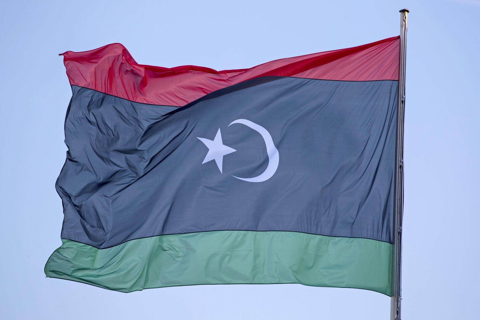 حزب القمة الليبي يرفض زيارة السفينة الأمريكية إلى طرابلس ويصفها بمحاولة للوصاية والهيمنة
