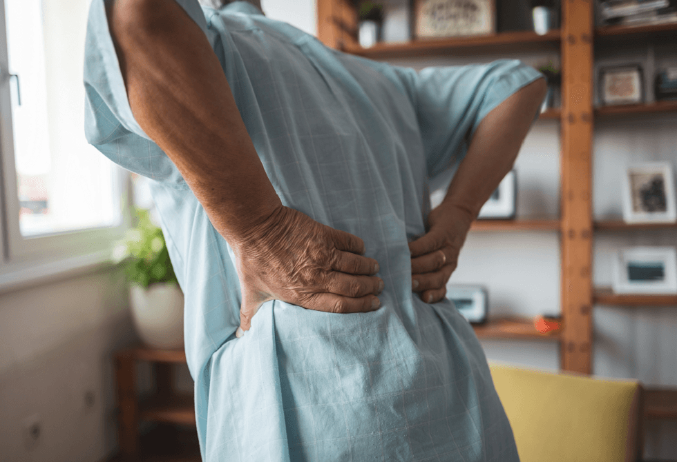 علاج واعد يستهدف السبب الكامن وراء آلام أسفل الظهر المزمنة